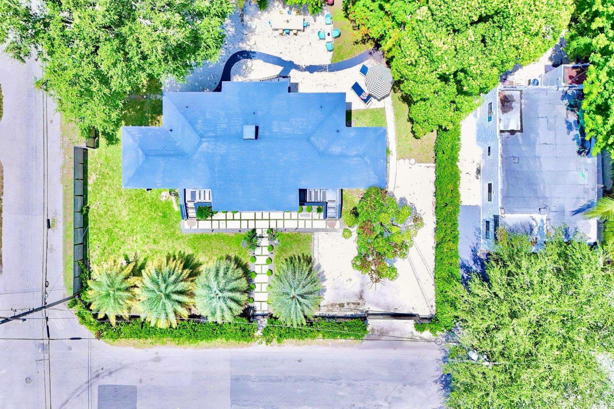 3 Seasons At The Carrington 3 Separate 2 Bedroom 1 Bathroom Apartments And A 3 Bedroom 2 Bathroom Villa Miami Exteriér fotografie